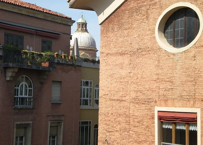 Old Town And 5* Bologna