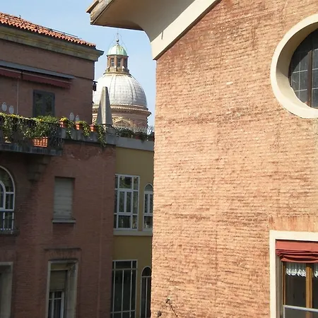 Old Town And 5* Bolonha